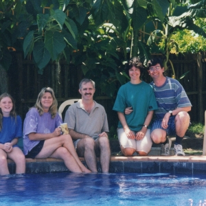 Alana, Robyn, Fozzy, Karen and Glenn beside pool