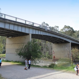 Kangaroo Ground-Warrandyte Road bridge over the Yarra River